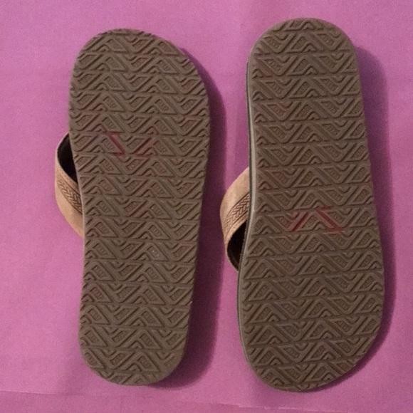 Reef sandals - Picture 2 of 4